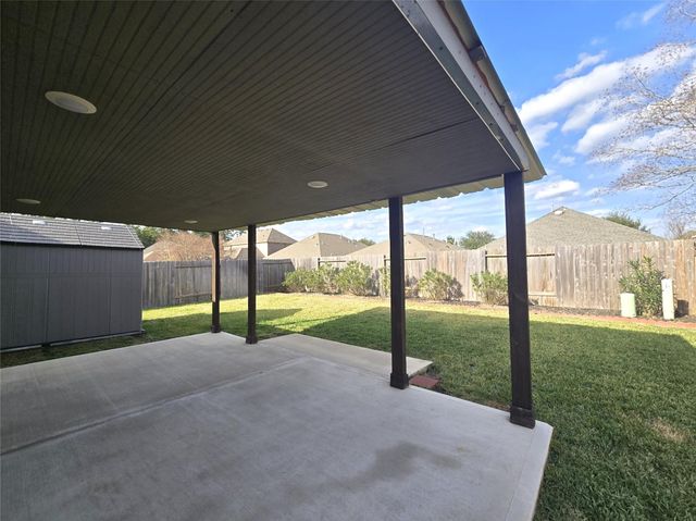 154 Bellewood Manor Drive, Magnolia, TX 77354