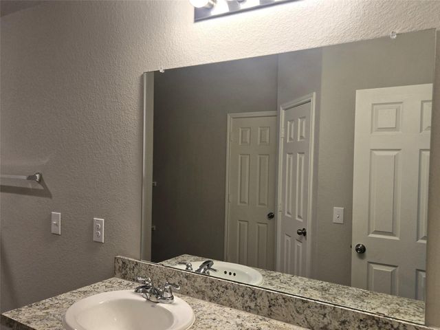 154 Bellewood Manor Drive, Magnolia, TX 77354