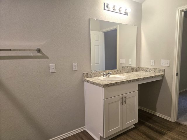 154 Bellewood Manor Drive, Magnolia, TX 77354