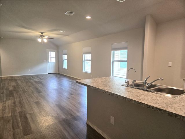 154 Bellewood Manor Drive, Magnolia, TX 77354