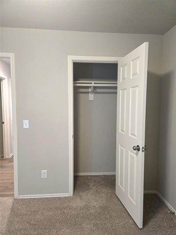 154 Bellewood Manor Drive, Magnolia, TX 77354