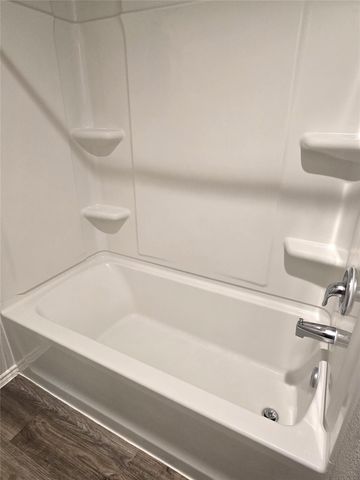 154 Bellewood Manor Drive, Magnolia, TX 77354