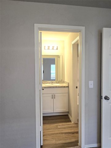 154 Bellewood Manor Drive, Magnolia, TX 77354