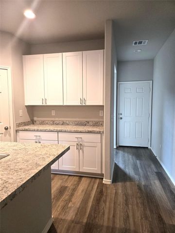 154 Bellewood Manor Drive, Magnolia, TX 77354