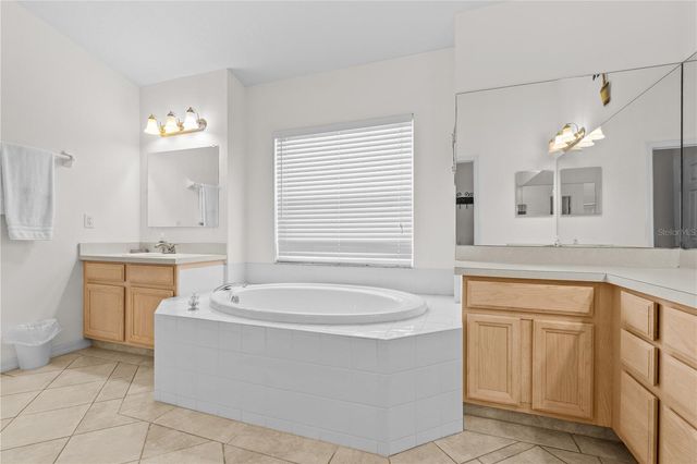 4805 BOOKELIA CIRCLE, Bradenton, FL 34203