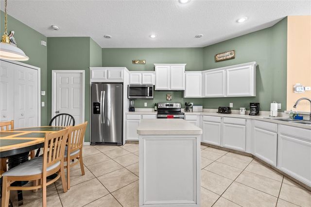 4805 BOOKELIA CIRCLE, Bradenton, FL 34203