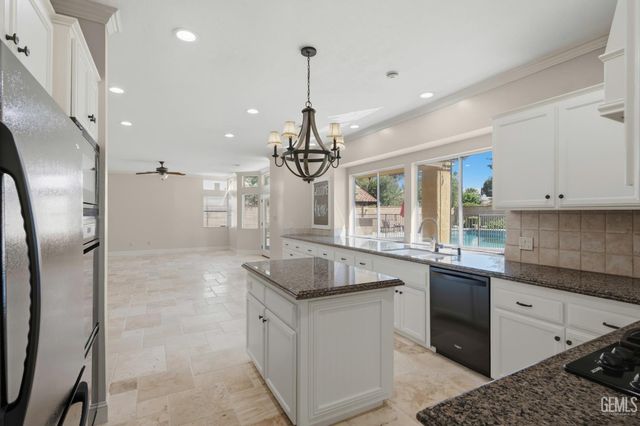 7309 Calle Los Batiquitos, Bakersfield, CA 93309