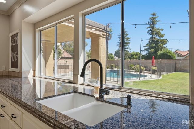 7309 Calle Los Batiquitos, Bakersfield, CA 93309