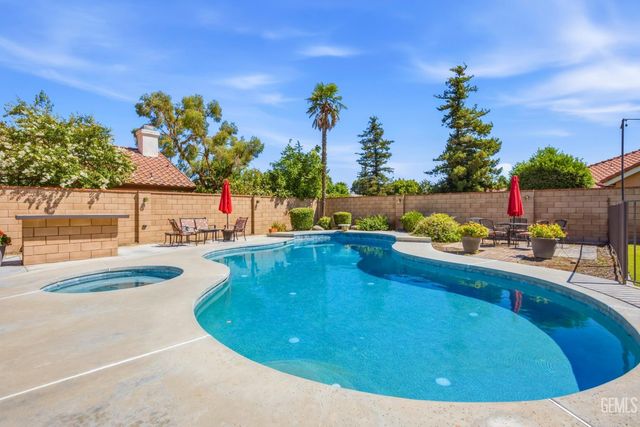 7309 Calle Los Batiquitos, Bakersfield, CA 93309
