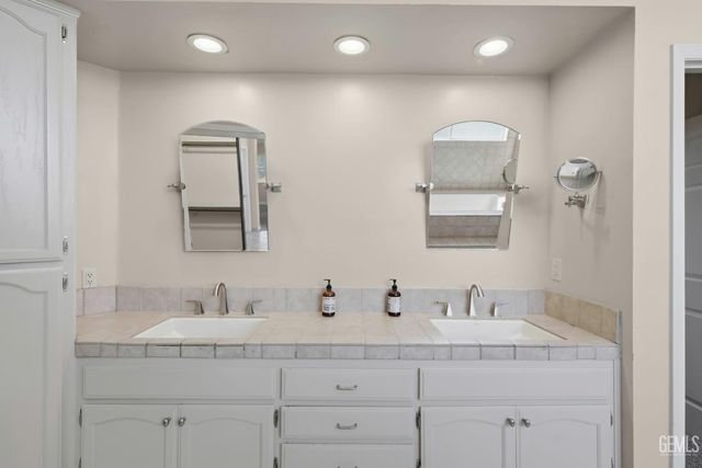 7309 Calle Los Batiquitos, Bakersfield, CA 93309