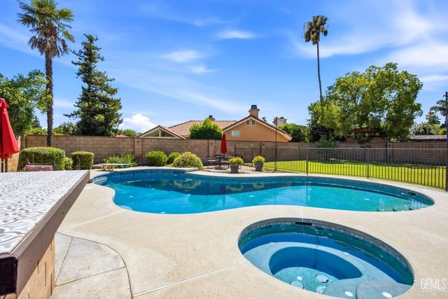 7309 Calle Los Batiquitos, Bakersfield, CA 93309