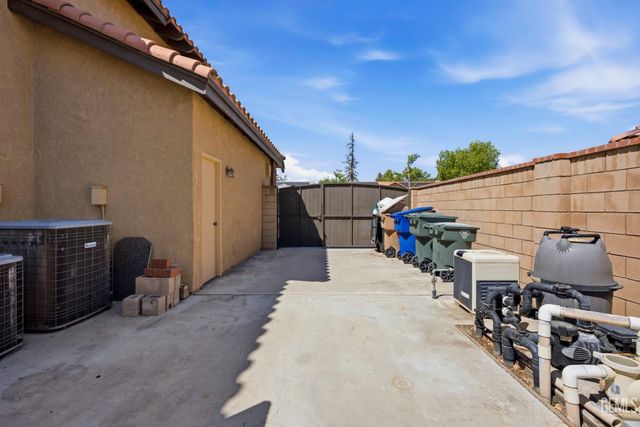 7309 Calle Los Batiquitos, Bakersfield, CA 93309