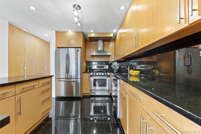 207-23 Darren Drive 2nd Floor, Bayside, NY 11360