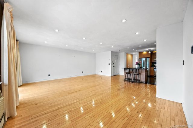 207-23 Darren Drive 2nd Floor, Bayside, NY 11360