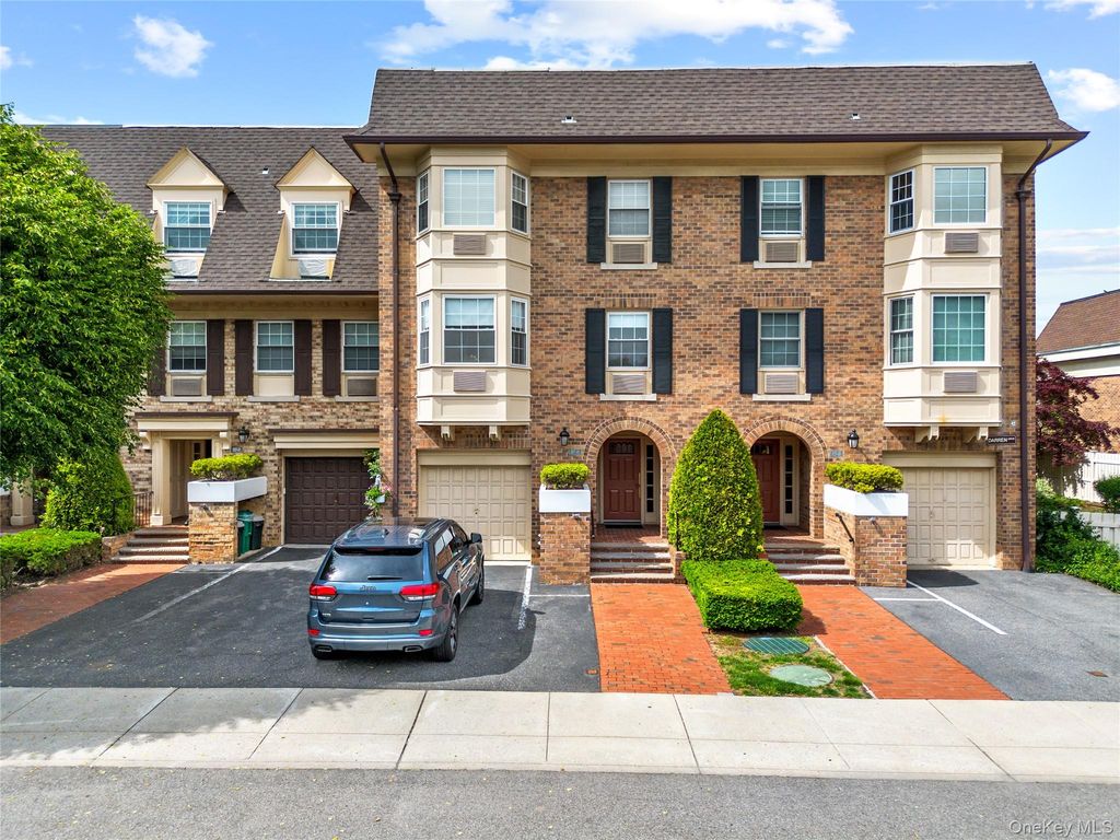 207-23 Darren Drive 2nd Floor, Bayside, NY 11360