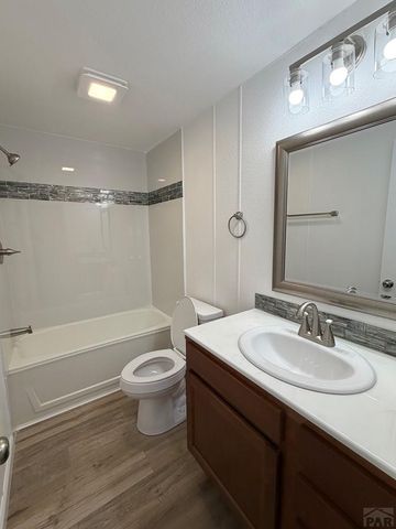 186 E Rolling Hills Dr, Pueblo West, CO 81007