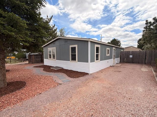 186 E Rolling Hills Dr, Pueblo West, CO 81007