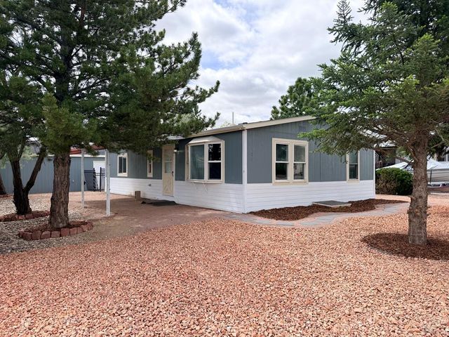 186 E Rolling Hills Dr, Pueblo West, CO 81007