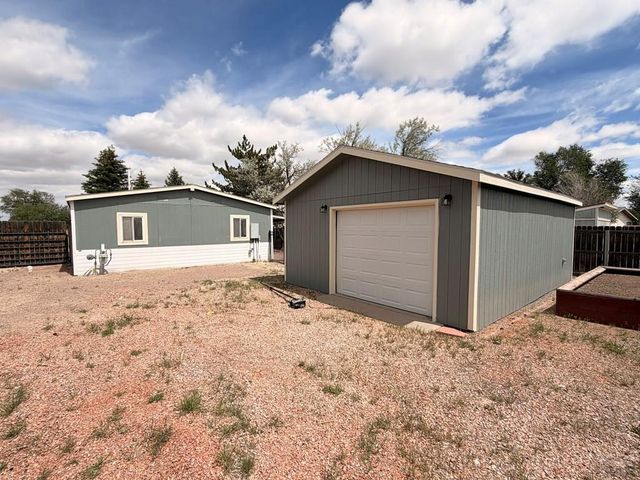 186 E Rolling Hills Dr, Pueblo West, CO 81007