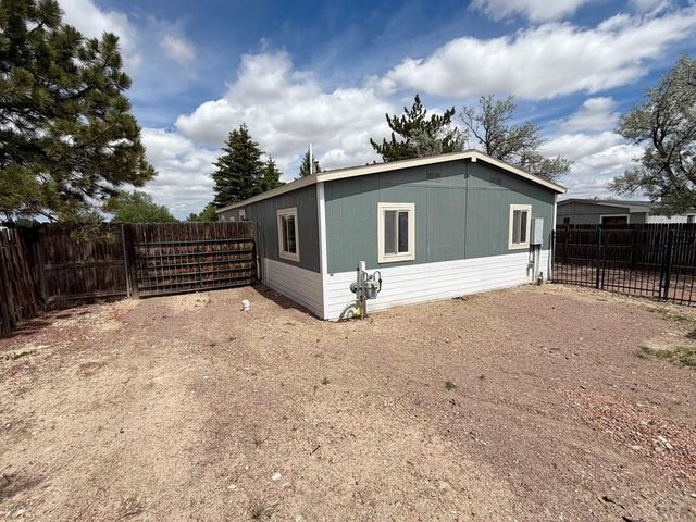 186 E Rolling Hills Dr, Pueblo West, CO 81007