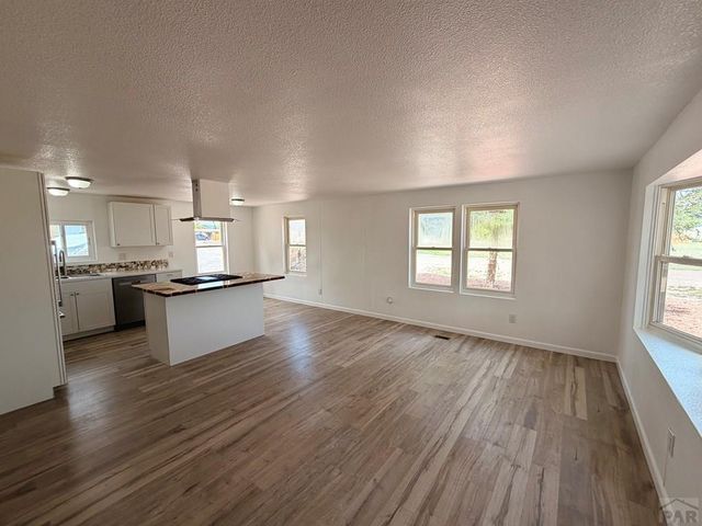 186 E Rolling Hills Dr, Pueblo West, CO 81007