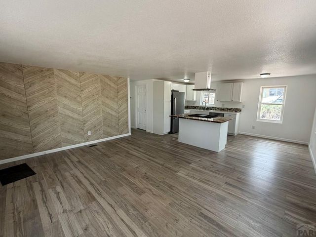186 E Rolling Hills Dr, Pueblo West, CO 81007