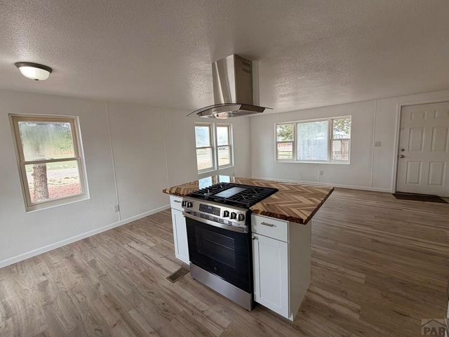 186 E Rolling Hills Dr, Pueblo West, CO 81007