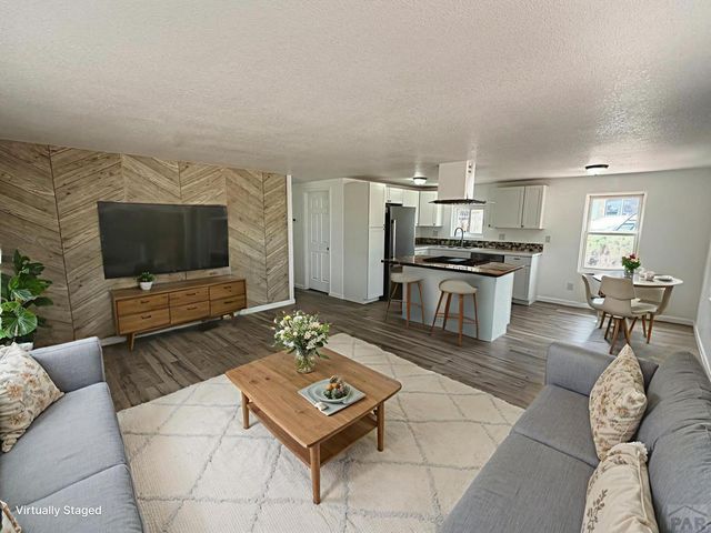 186 E Rolling Hills Dr, Pueblo West, CO 81007