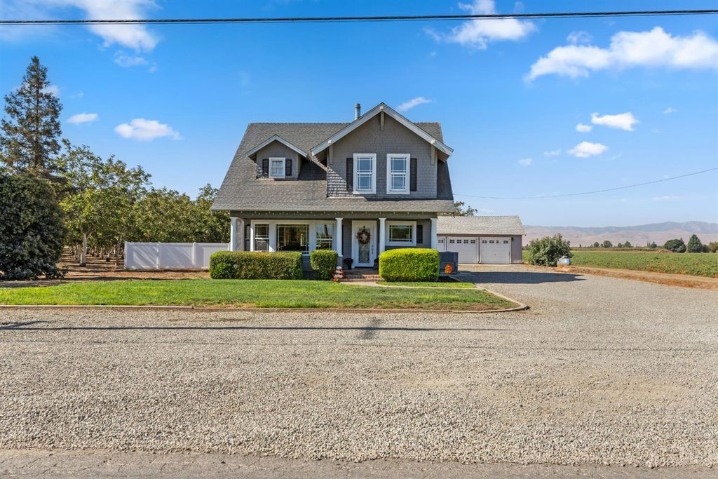 12407 Elm Ave, Patterson, CA 95363