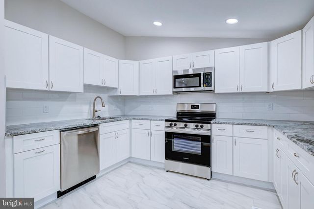 1005 JEFFREY LN, Langhorne, PA 19047