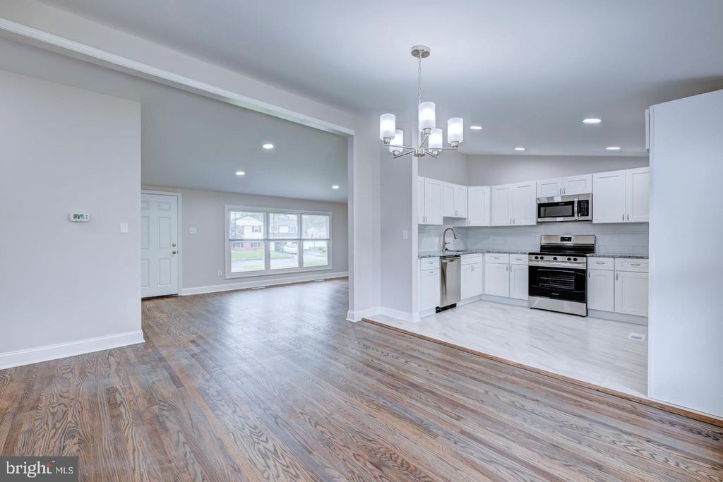 1005 JEFFREY LN, Langhorne, PA 19047