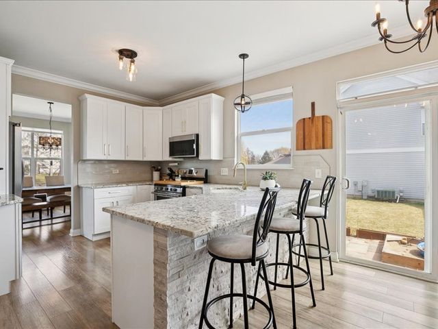 704 Brighton Circle, Port Barrington, IL 60010