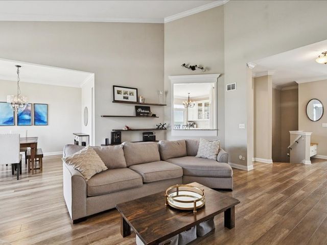 704 Brighton Circle, Port Barrington, IL 60010