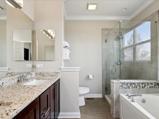 704 Brighton Circle, Port Barrington, IL 60010