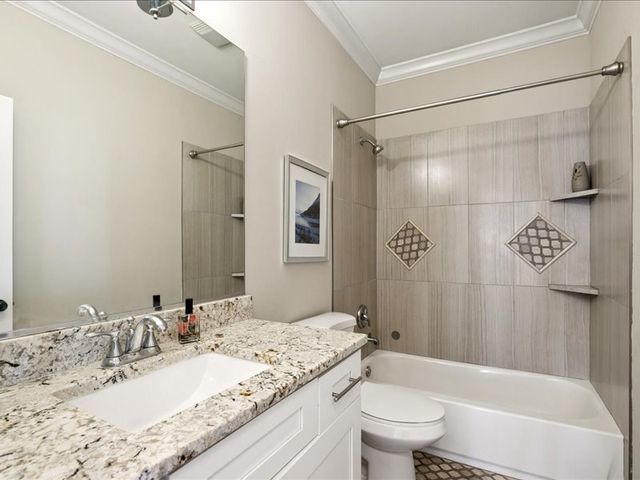 704 Brighton Circle, Port Barrington, IL 60010