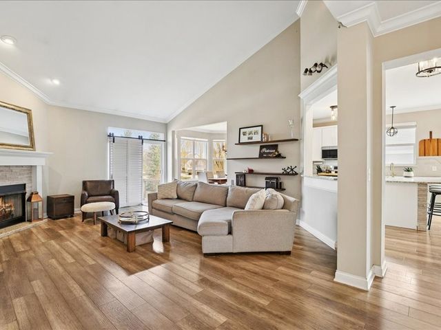 704 Brighton Circle, Port Barrington, IL 60010