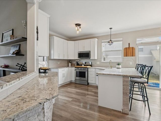 704 Brighton Circle, Port Barrington, IL 60010