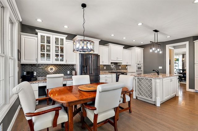 5052 S Dickinson Court, Saint Joseph, MI 49085