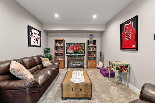 5052 S Dickinson Court, Saint Joseph, MI 49085