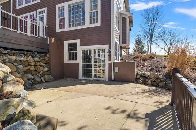 5052 S Dickinson Court, Saint Joseph, MI 49085