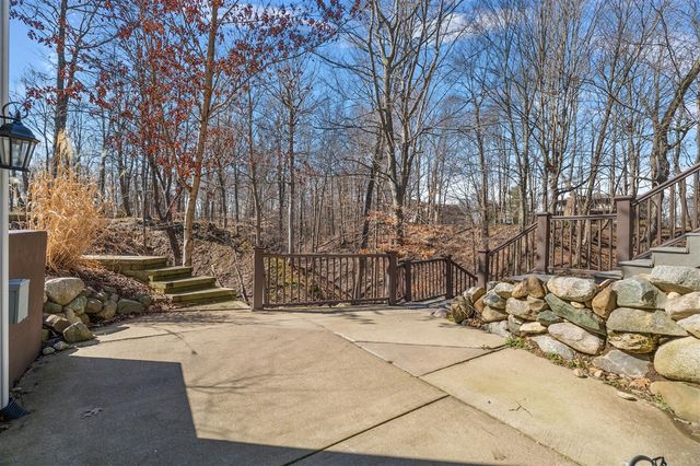 5052 S Dickinson Court, Saint Joseph, MI 49085