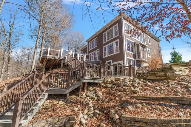 5052 S Dickinson Court, Saint Joseph, MI 49085
