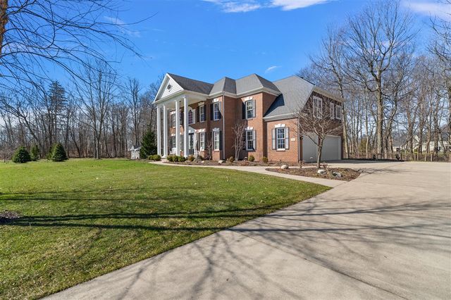 5052 S Dickinson Court, Saint Joseph, MI 49085
