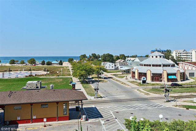 5052 S Dickinson Court, Saint Joseph, MI 49085