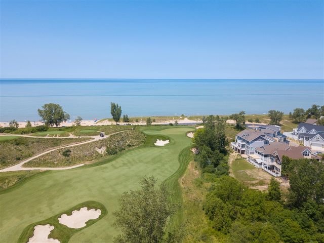 5052 S Dickinson Court, Saint Joseph, MI 49085