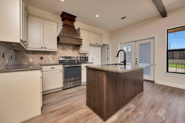 2312 Royce Drive, Arlington, TX 76016