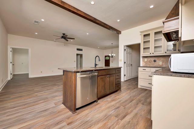 2312 Royce Drive, Arlington, TX 76016