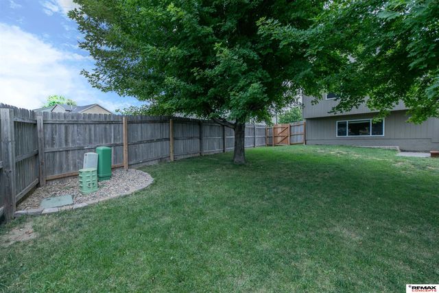 16906 Browne Street, Omaha, NE 68116