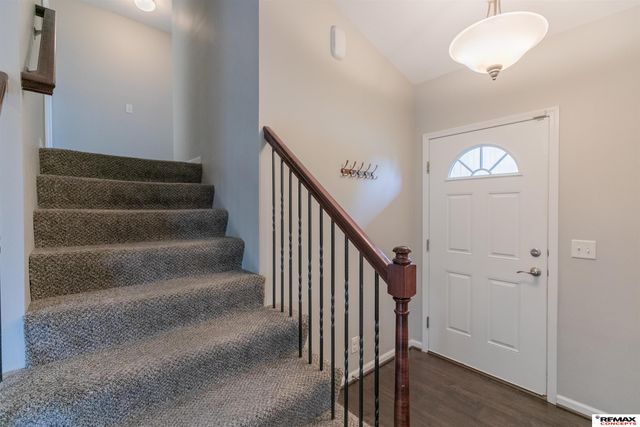 16906 Browne Street, Omaha, NE 68116