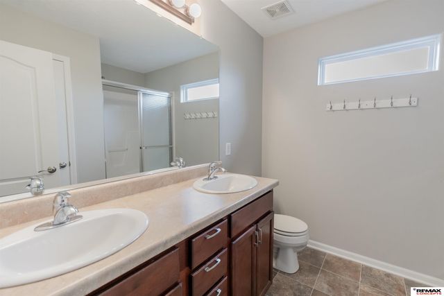 16906 Browne Street, Omaha, NE 68116